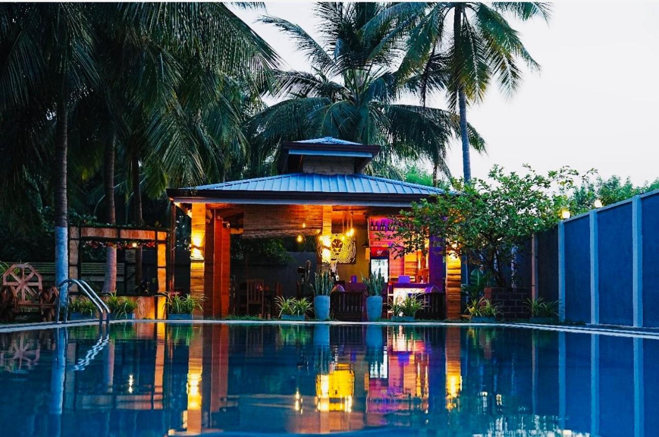 Nilaveli Hybrid Holiday Hotel Exterior foto